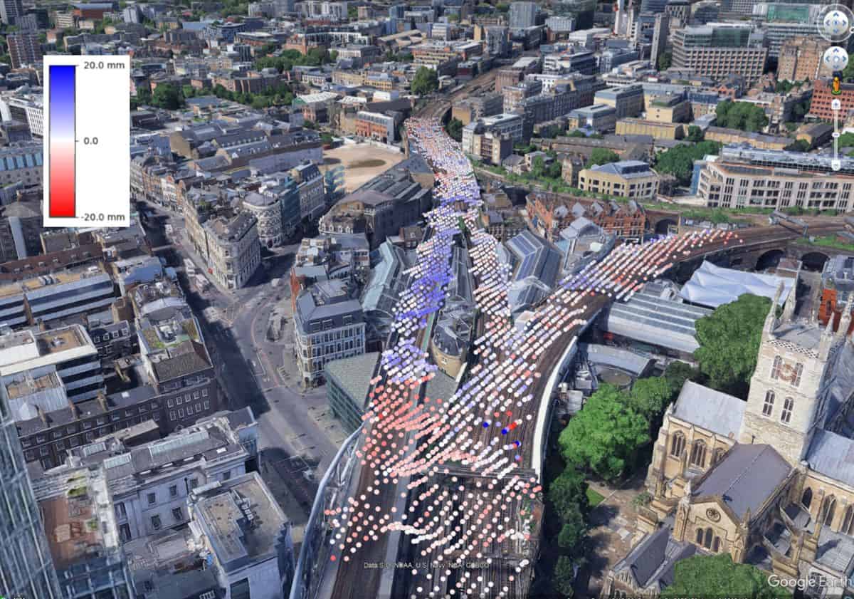 UrbanSAR displacement measurements along an urban rail corridor